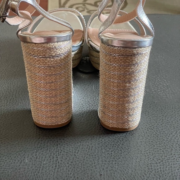 Madden Girl Odalina Ankle Strap Block Heel Silver Raffia Platform sz 10 metallic - Picture 6 of 16